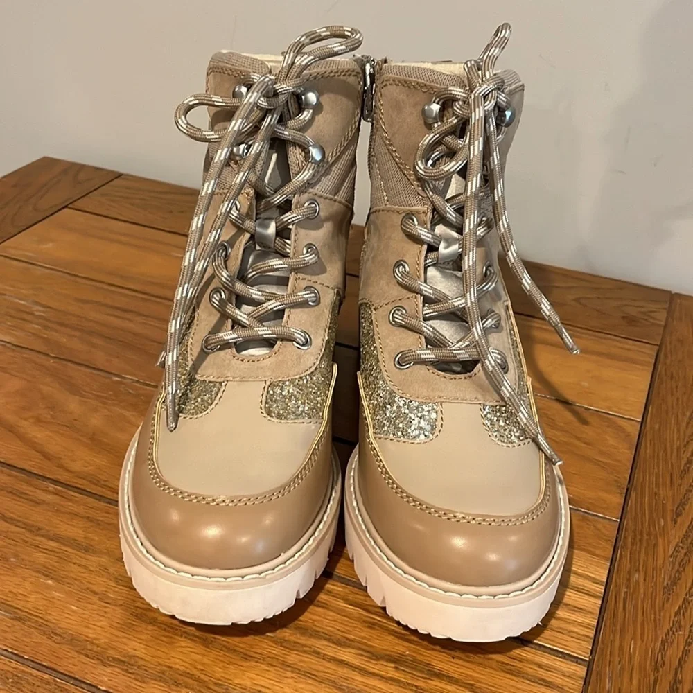 Dolce Vita Pryor Bootie Size 9 M.